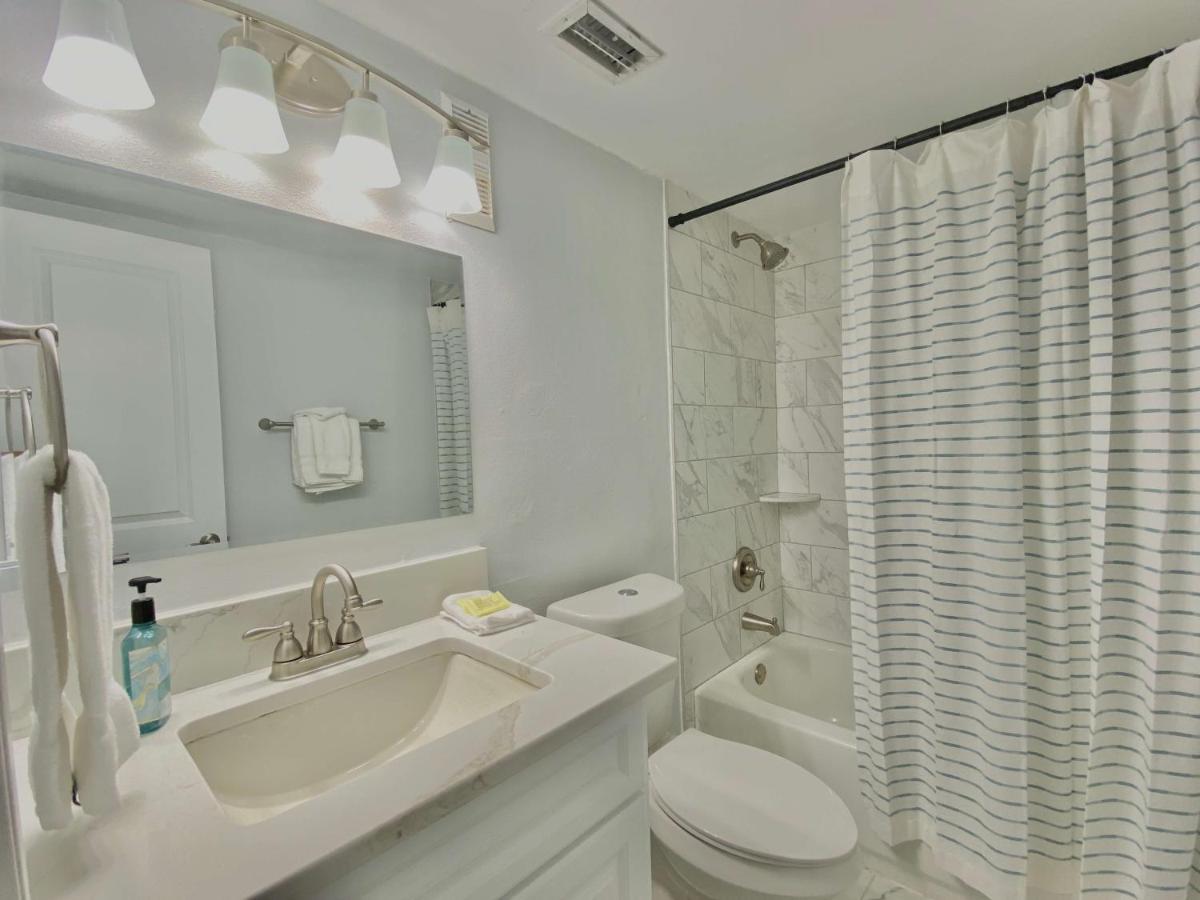 Island Winds East 202 By Albvr - Beautifully Renovated Beachfront Condo & Steps Away From Hangout & More! Gulf Shores Exterior foto